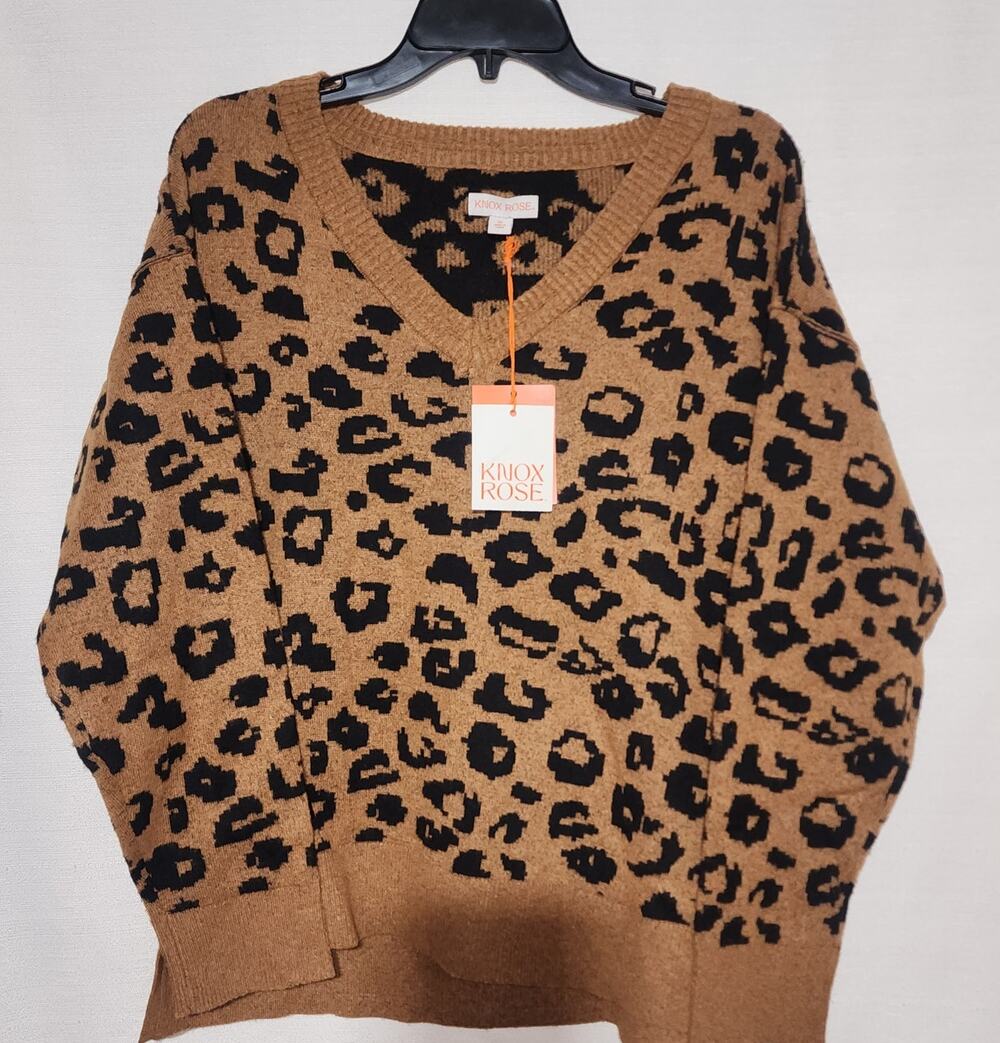Knox rose sweater size medium